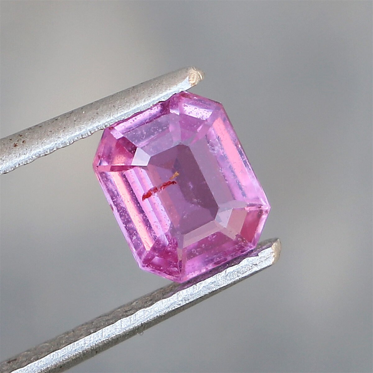 1.21 Cts Natural & Unheated Pink Sapphire Gemstone-MADAGASCAR - Image 4